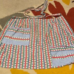 Vintage half apron with 2 large pockets